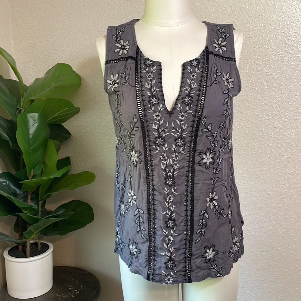 LUCKY Brand sleeves embroidered top
